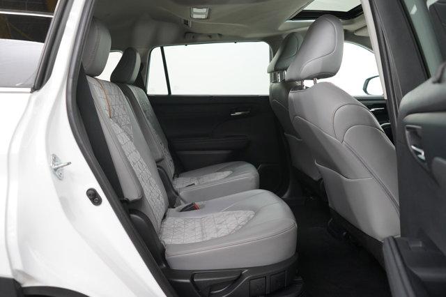 used 2022 Toyota Highlander Hybrid car, priced at $32,799