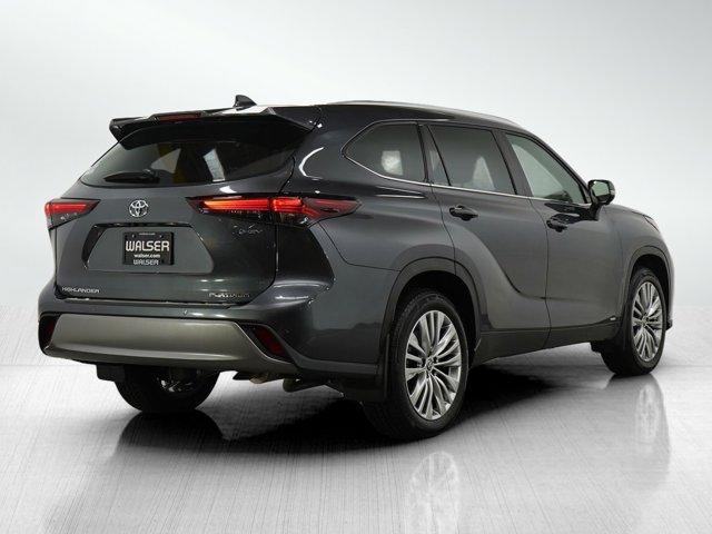 used 2025 Toyota Highlander Hybrid car, priced at $59,998