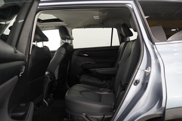 used 2022 Toyota Highlander car, priced at $40,399