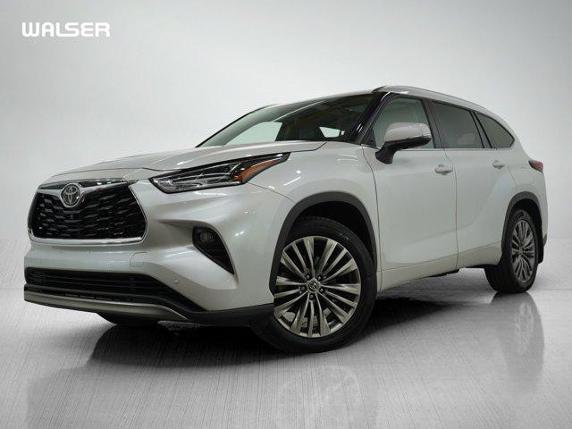 used 2022 Toyota Highlander car, priced at $38,998