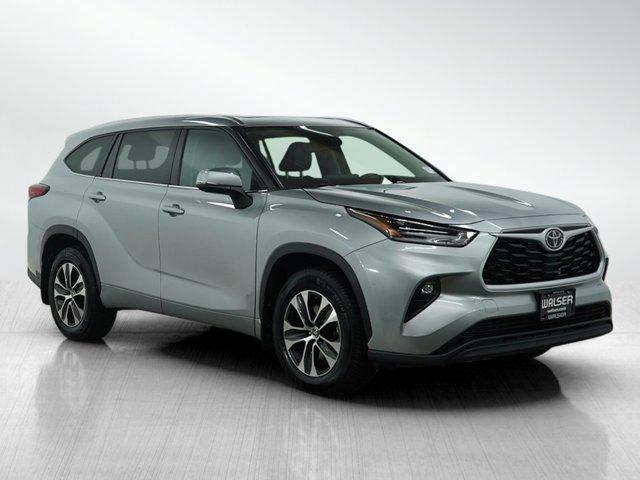 used 2021 Toyota Highlander car, priced at $31,998