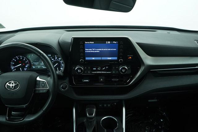 used 2021 Toyota Highlander car, priced at $31,998