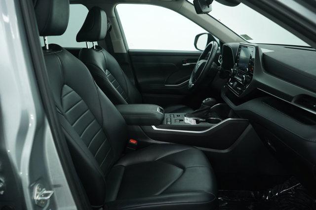 used 2021 Toyota Highlander car, priced at $31,998