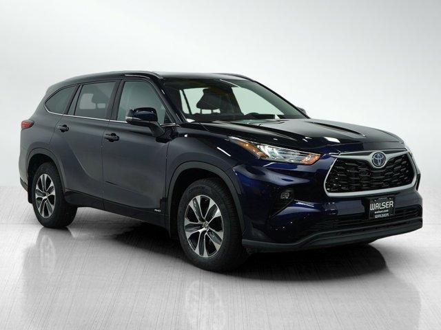 used 2023 Toyota Highlander Hybrid car, priced at $45,998