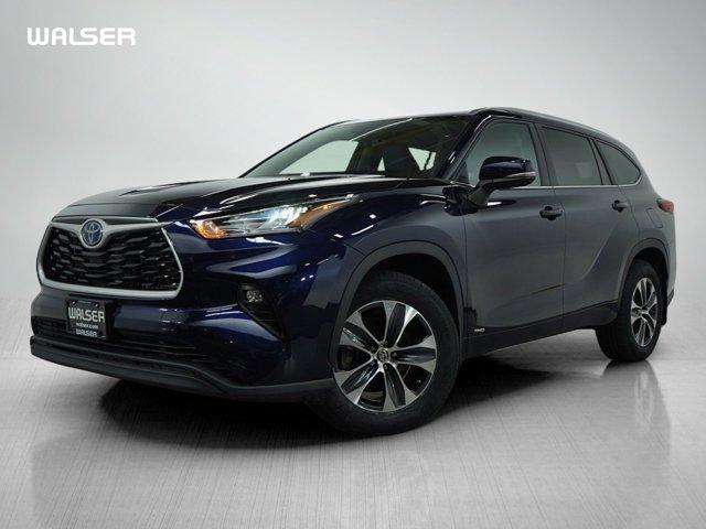 used 2023 Toyota Highlander Hybrid car, priced at $45,998