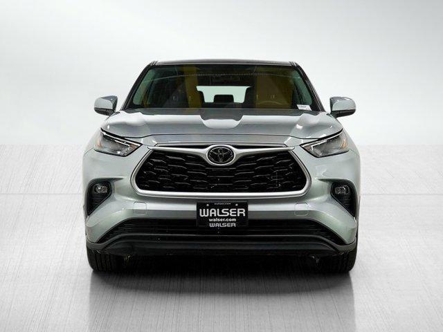 used 2024 Toyota Highlander car, priced at $33,399