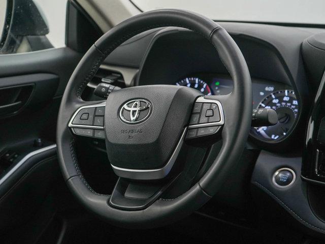 used 2024 Toyota Highlander car, priced at $33,399