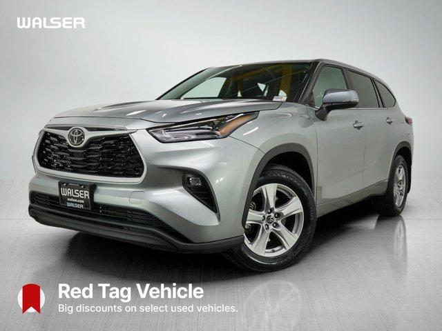 used 2024 Toyota Highlander car, priced at $33,399