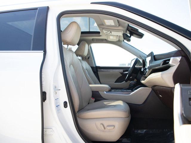 used 2021 Toyota Highlander Hybrid car, priced at $42,998