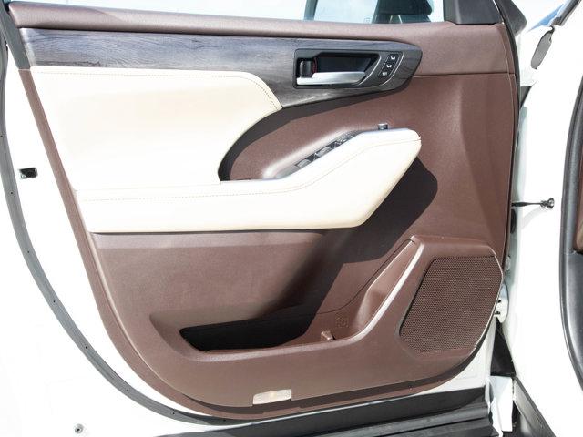 used 2021 Toyota Highlander Hybrid car, priced at $42,998