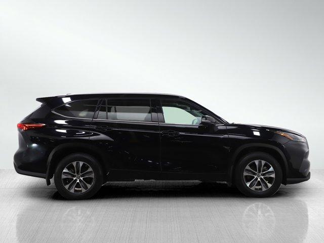 used 2022 Toyota Highlander car, priced at $32,799