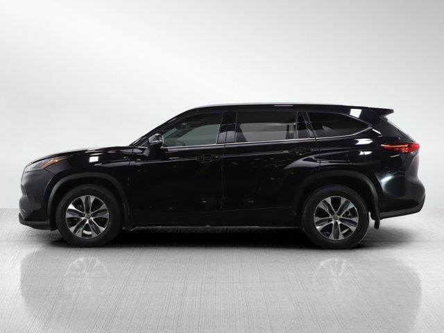 used 2022 Toyota Highlander car, priced at $32,799