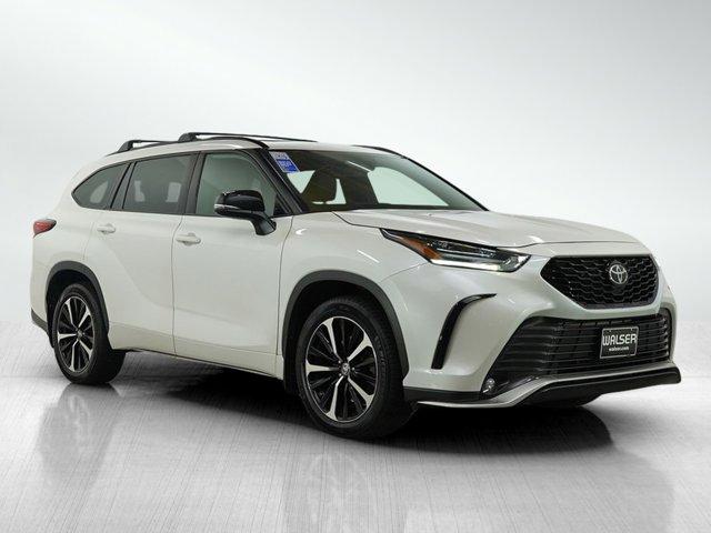 used 2021 Toyota Highlander car, priced at $28,799