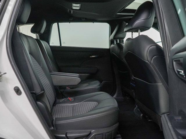 used 2021 Toyota Highlander car, priced at $28,799