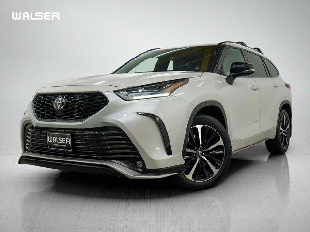 used 2021 Toyota Highlander car, priced at $28,799