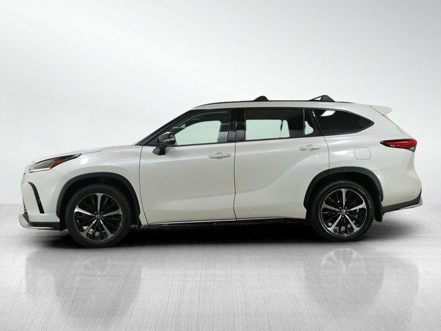 used 2021 Toyota Highlander car, priced at $28,799