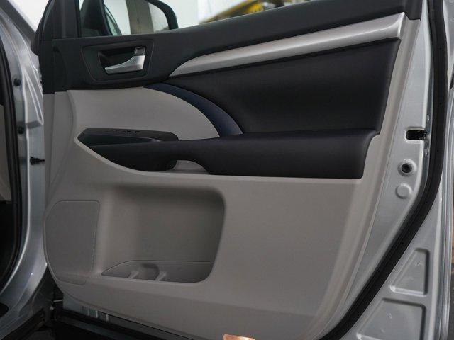 used 2019 Toyota Highlander car, priced at $29,998