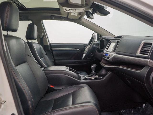 used 2017 Toyota Highlander Hybrid car, priced at $26,998