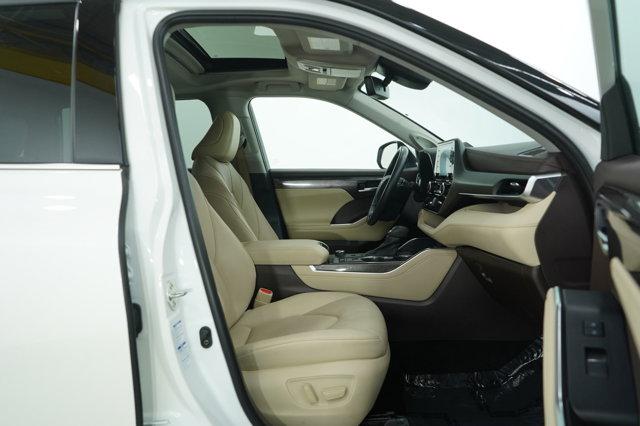 used 2021 Toyota Highlander car, priced at $38,998