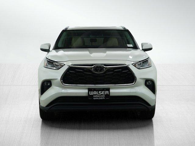 used 2021 Toyota Highlander car, priced at $38,998