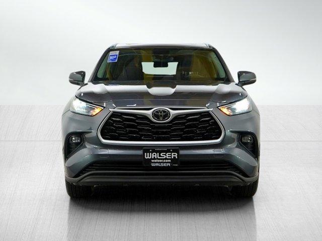 used 2021 Toyota Highlander car, priced at $32,998