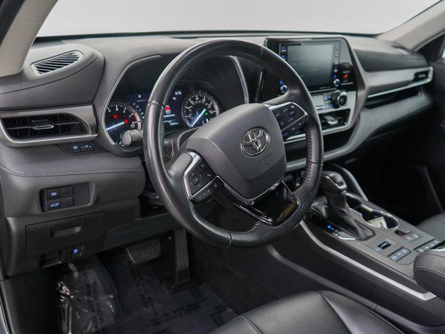 used 2021 Toyota Highlander car, priced at $32,998