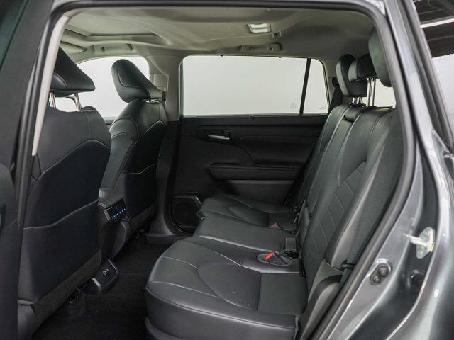 used 2021 Toyota Highlander car, priced at $32,998