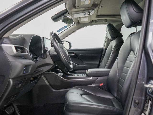 used 2021 Toyota Highlander car, priced at $32,998