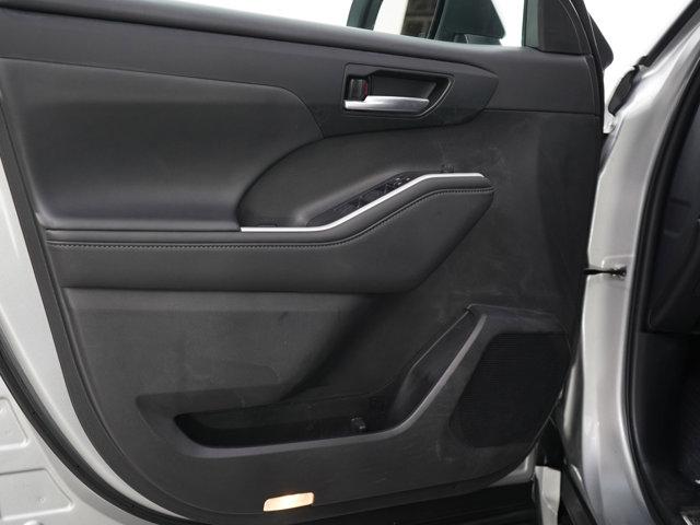 used 2024 Toyota Highlander car, priced at $45,499