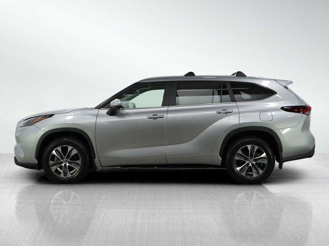 used 2024 Toyota Highlander car, priced at $45,499