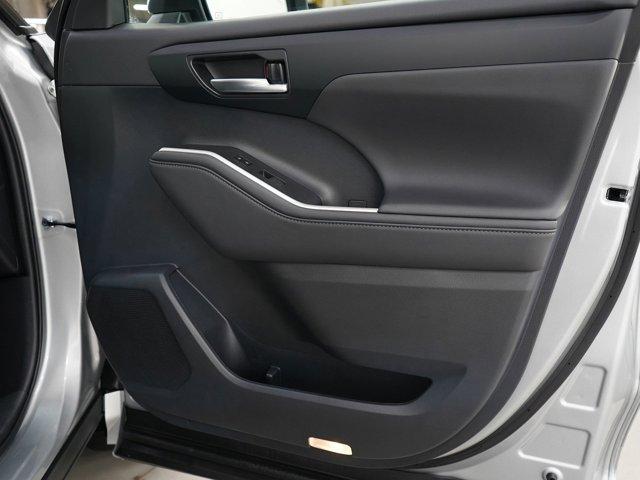 used 2024 Toyota Highlander car, priced at $45,499