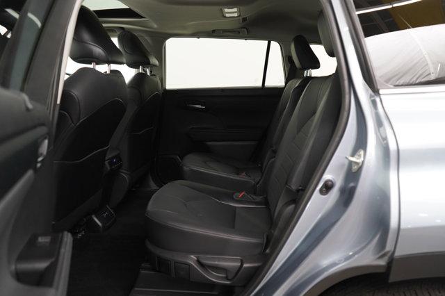 used 2021 Toyota Highlander car, priced at $29,997