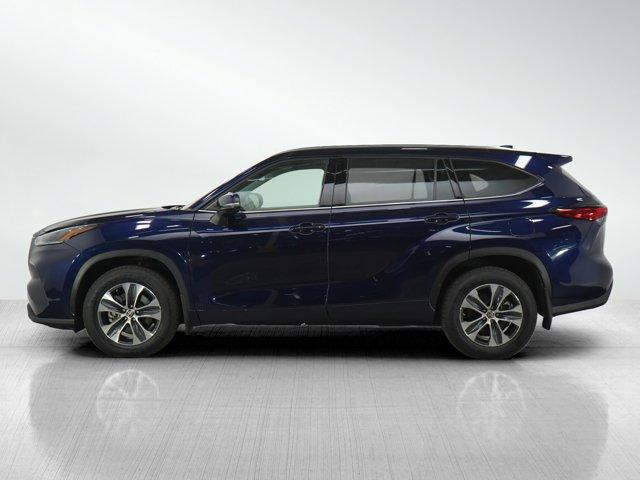 used 2021 Toyota Highlander car, priced at $34,998