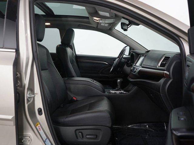 used 2014 Toyota Highlander car, priced at $13,797