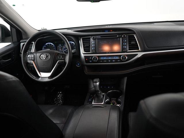 used 2014 Toyota Highlander car, priced at $13,797