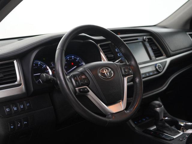 used 2014 Toyota Highlander car, priced at $13,797