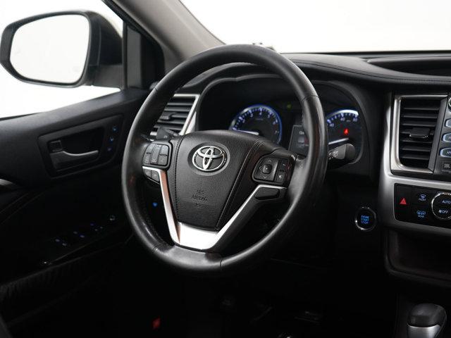 used 2014 Toyota Highlander car, priced at $13,797