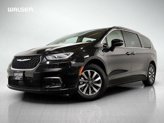 used 2021 Chrysler Pacifica Hybrid car, priced at $22,399