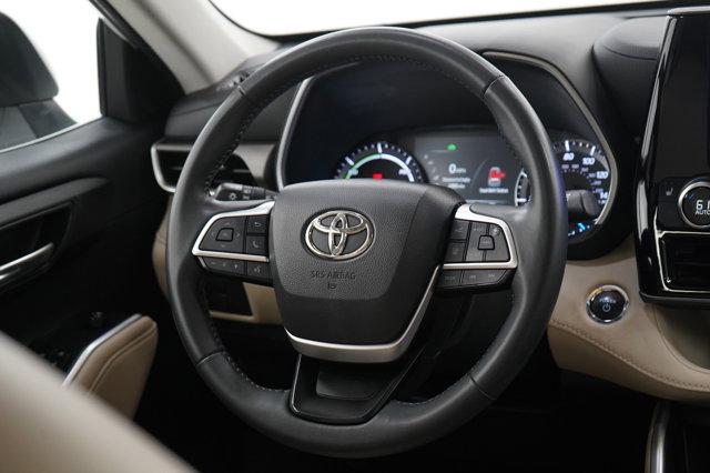 used 2023 Toyota Highlander Hybrid car, priced at $38,998
