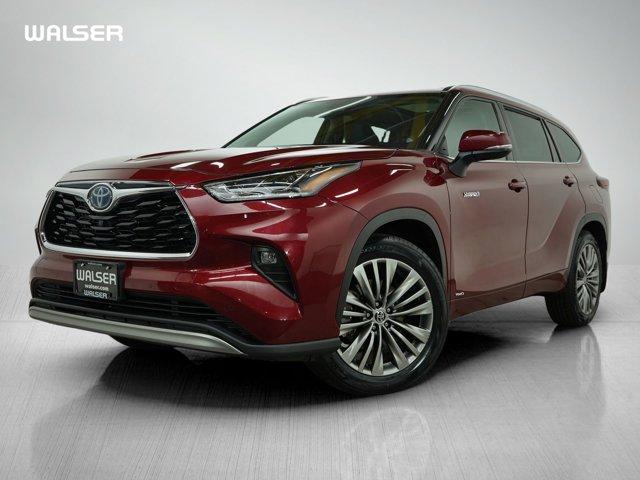 used 2020 Toyota Highlander Hybrid car, priced at $31,998