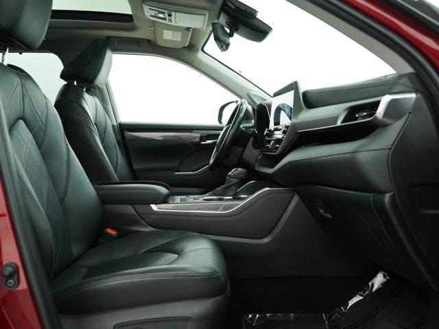 used 2020 Toyota Highlander Hybrid car, priced at $31,998