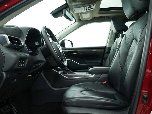 used 2020 Toyota Highlander Hybrid car, priced at $31,998