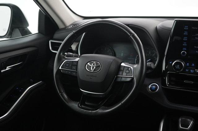 used 2020 Toyota Highlander car, priced at $28,998