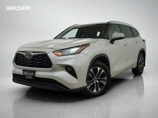 used 2020 Toyota Highlander car, priced at $28,998