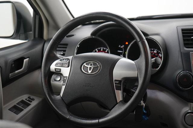 used 2013 Toyota Highlander car, priced at $16,797