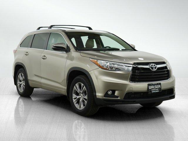 used 2015 Toyota Highlander car, priced at $17,397