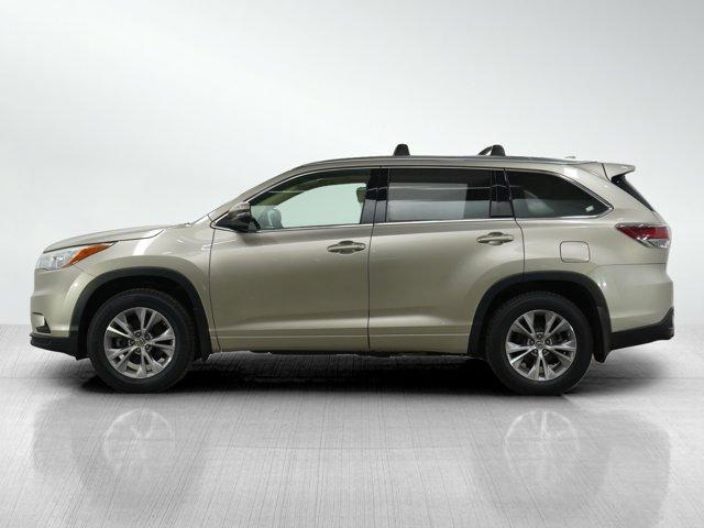 used 2015 Toyota Highlander car, priced at $17,397