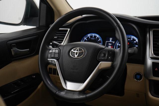 used 2015 Toyota Highlander car, priced at $17,397