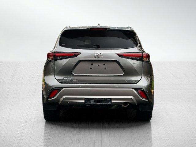 used 2025 Toyota Highlander Hybrid car, priced at $54,998