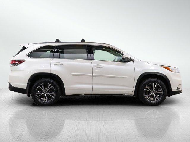 used 2016 Toyota Highlander car, priced at $21,797